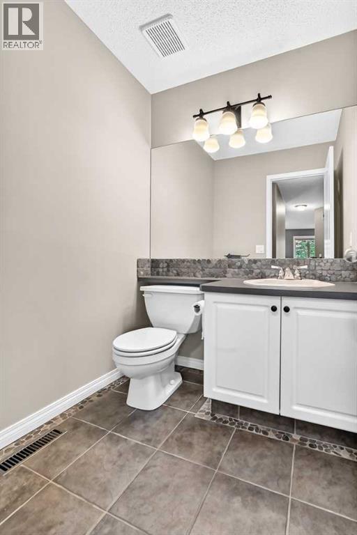 180 Hamptons Terrace NW - 20
