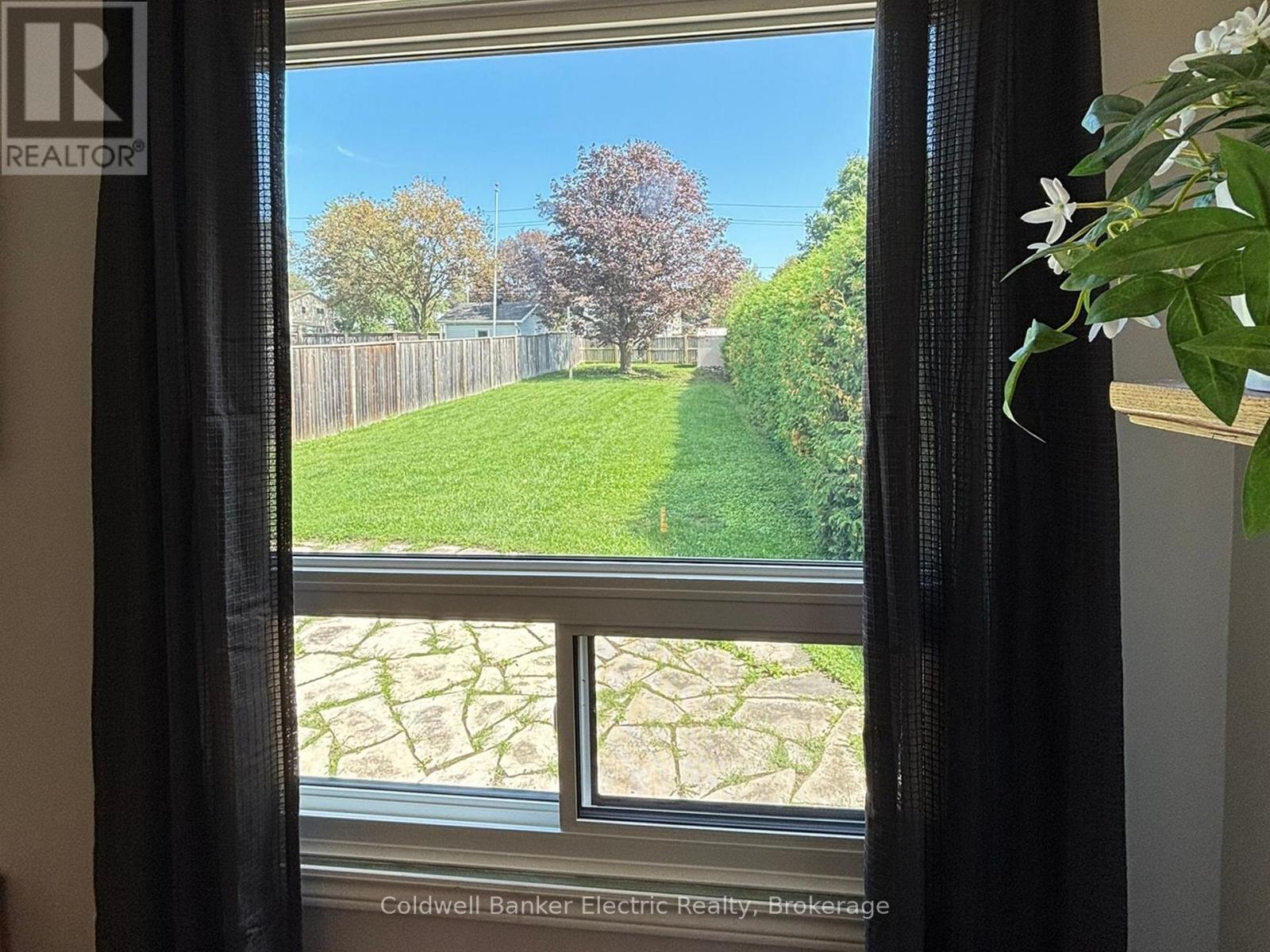 3 Walbridge Court, Clarington (Bowmanville), Ontario, L1C4B7, Clarington (Bowmanville), Ontario — photo 4 of 5