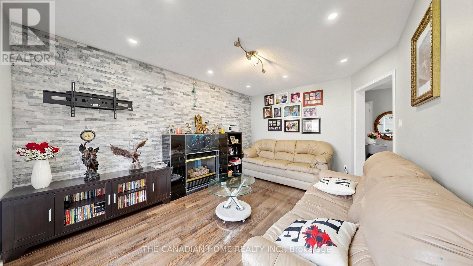 68 BANINGTON CRESCENT - 10
