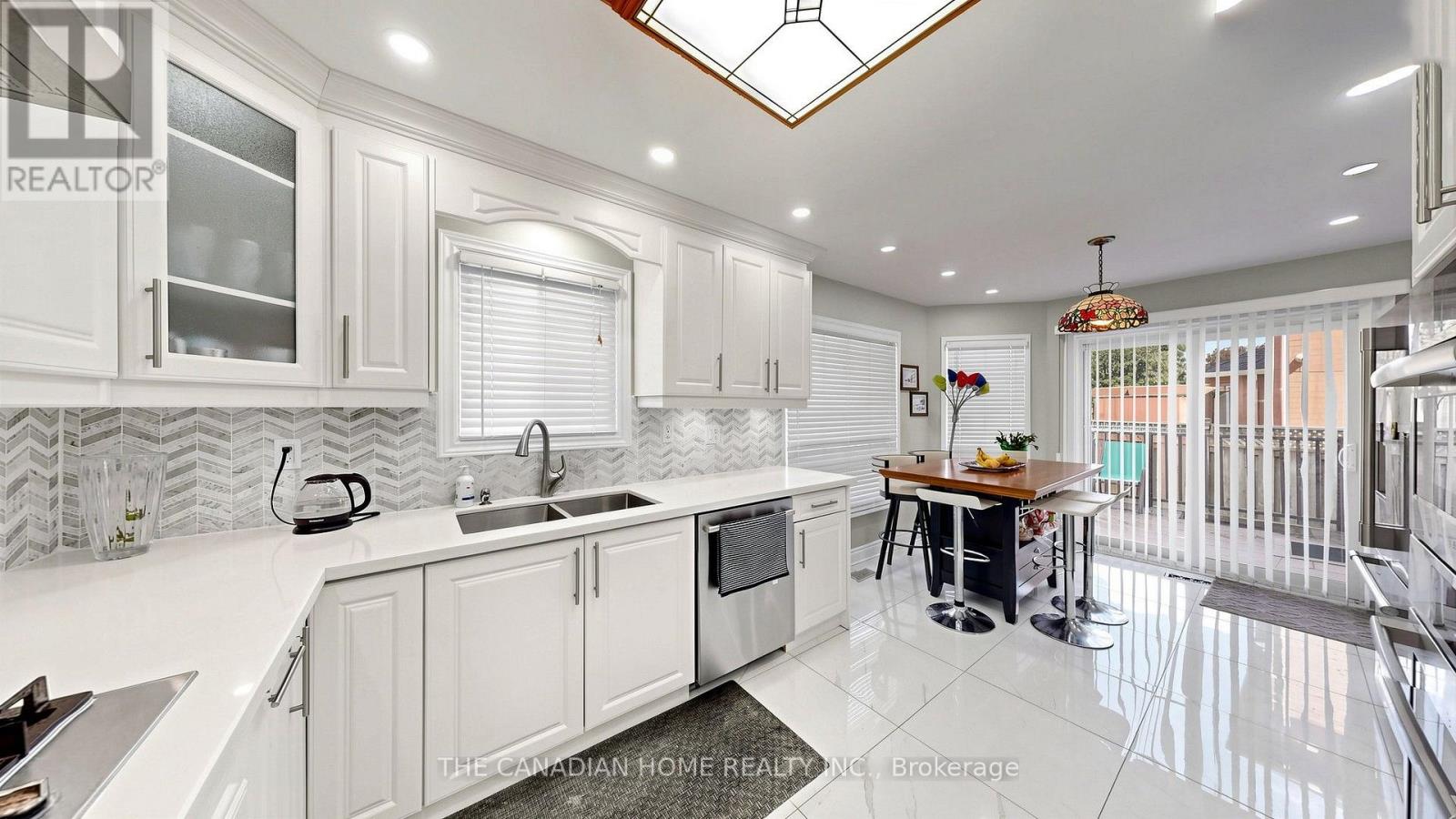 68 BANINGTON CRESCENT - 18
