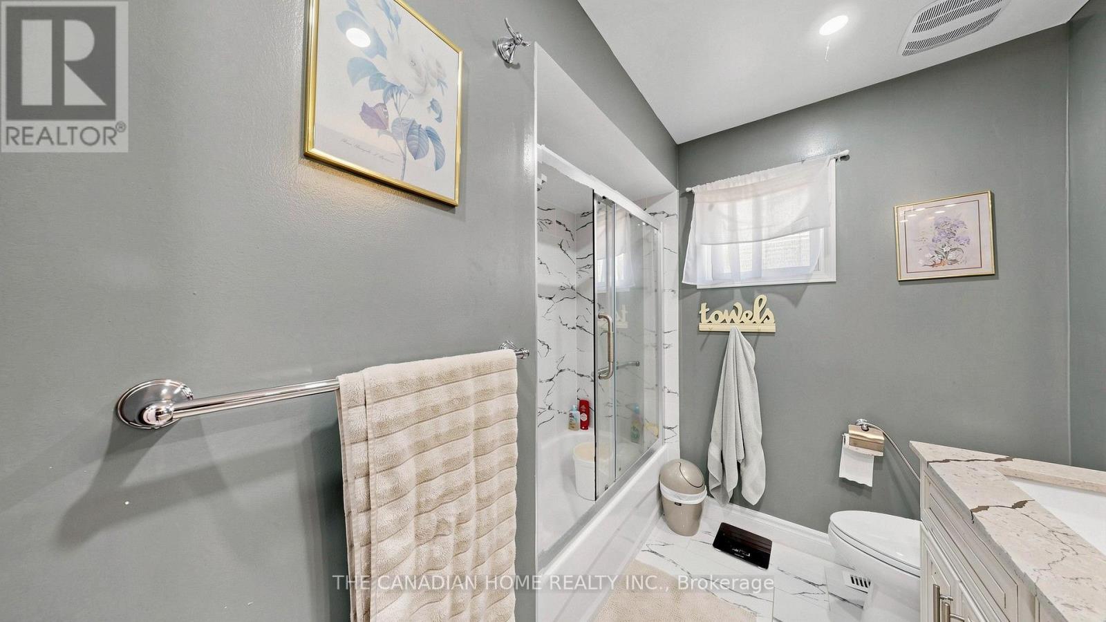 68 BANINGTON CRESCENT - 27