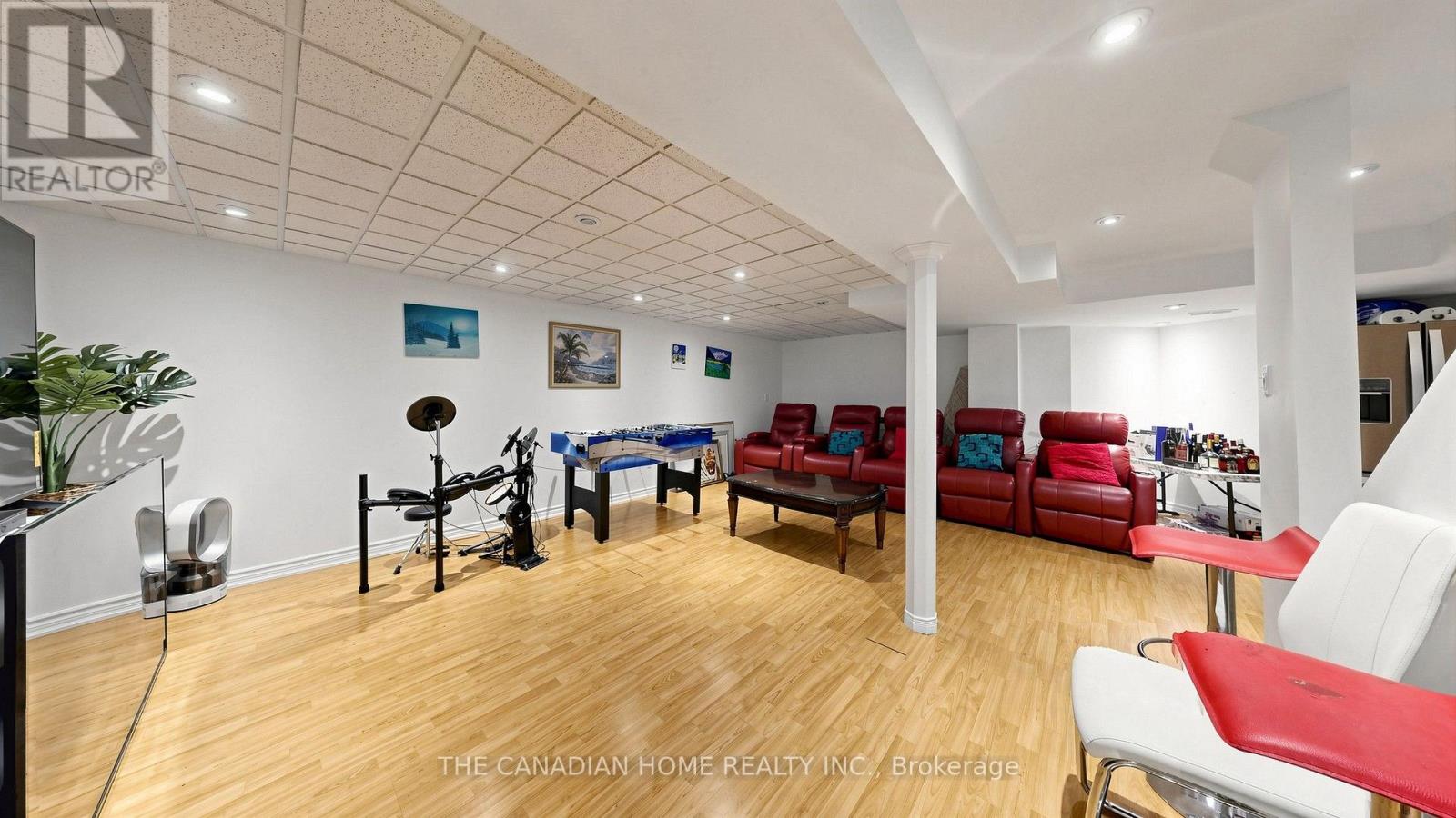 68 BANINGTON CRESCENT - 28