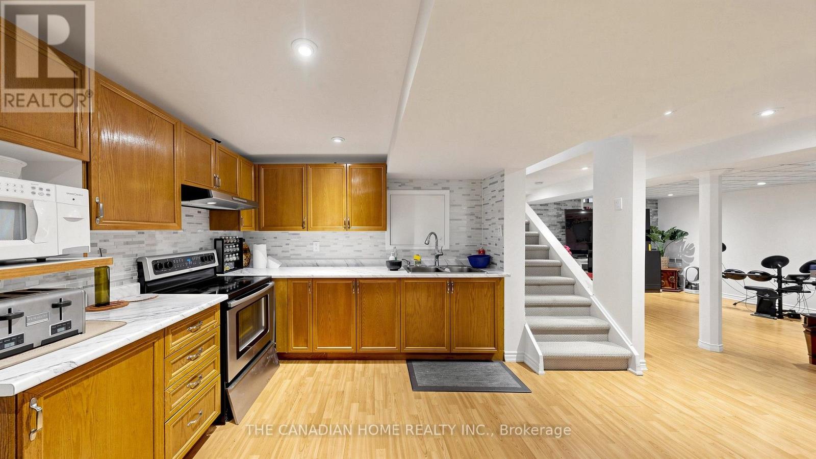 68 BANINGTON CRESCENT - 30