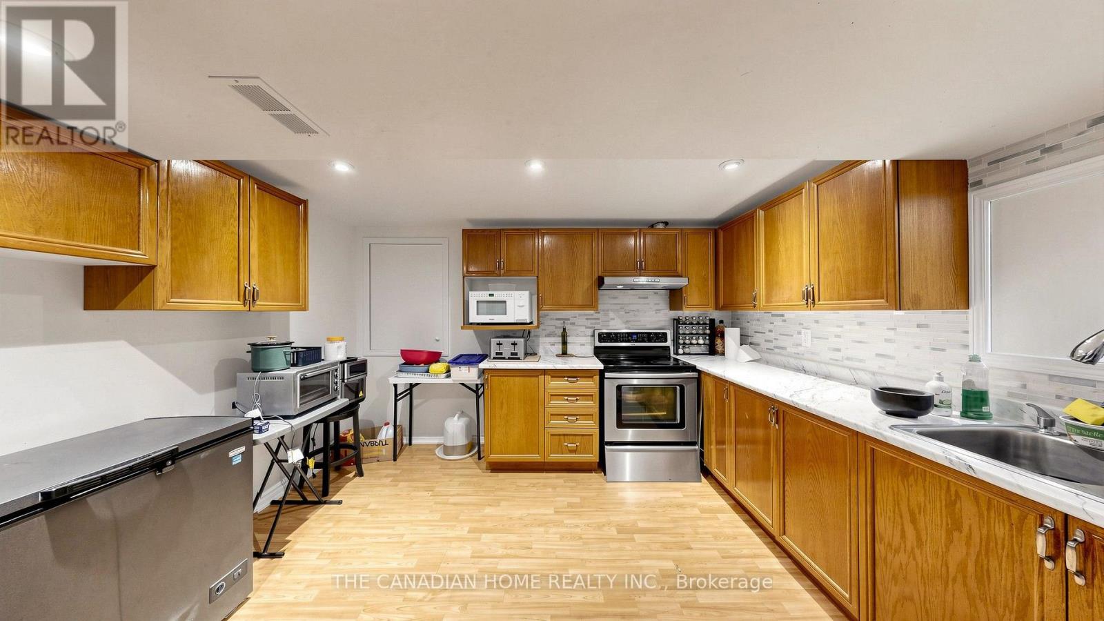 68 BANINGTON CRESCENT - 31