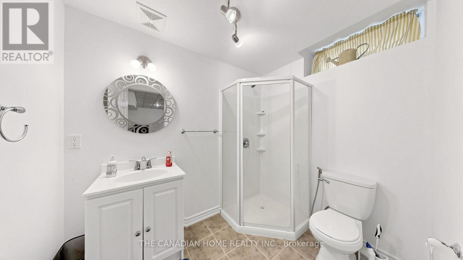 68 BANINGTON CRESCENT - 34