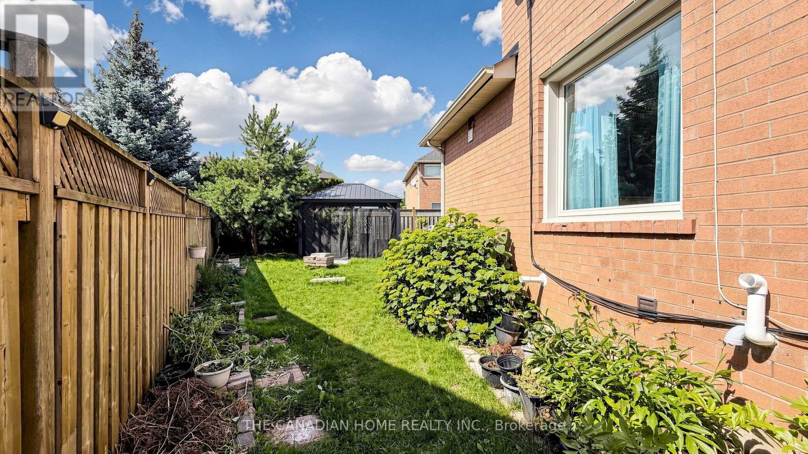 68 BANINGTON CRESCENT - 46