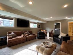 2535 Rosser Avenue, Brandon, MB R7B0E8 Photo 19