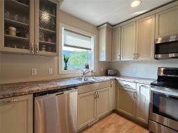 2535 Rosser Avenue, Brandon, MB R7B0E8 Photo 8
