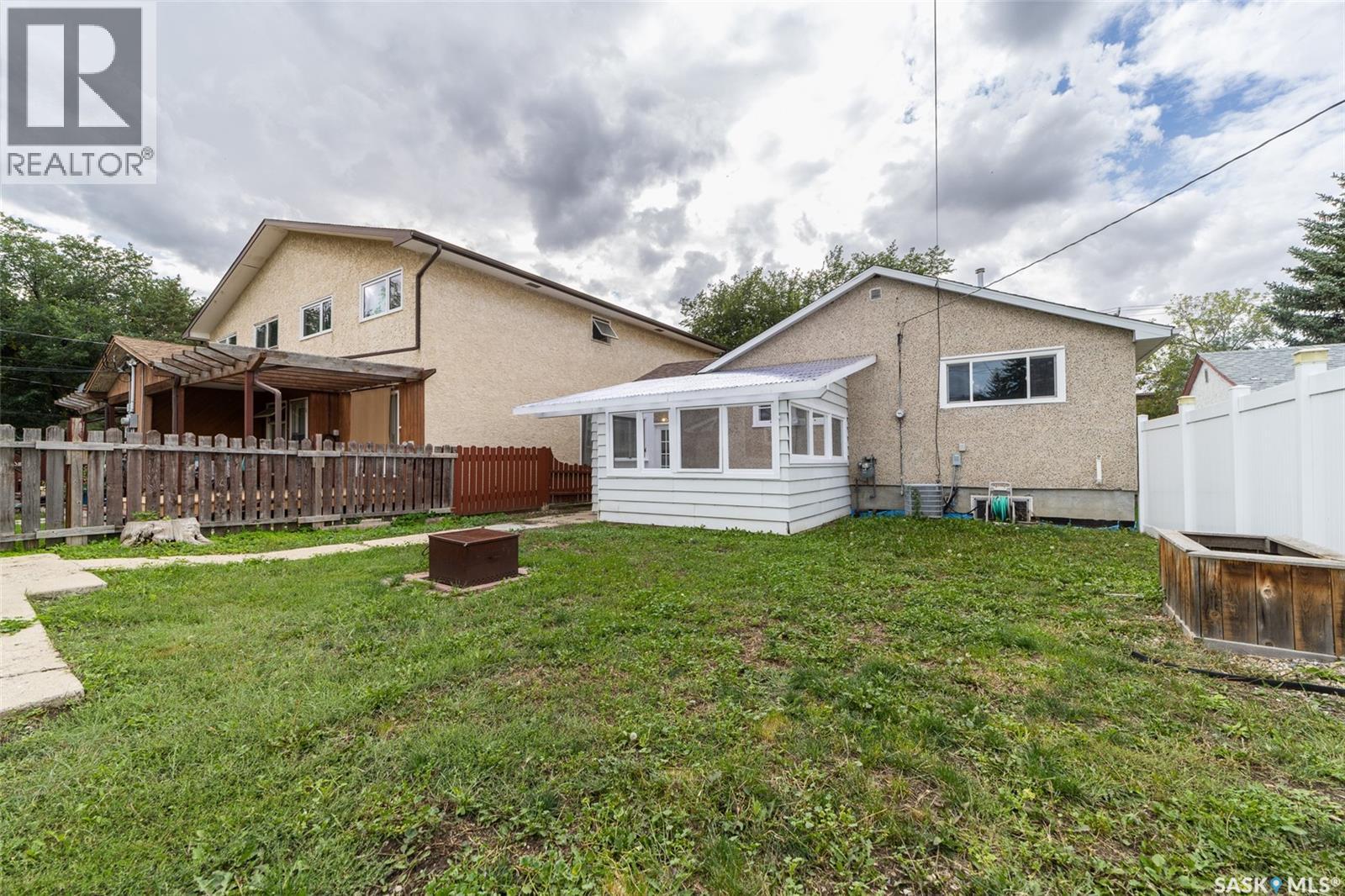 345 MCINTYRE STREET - 36