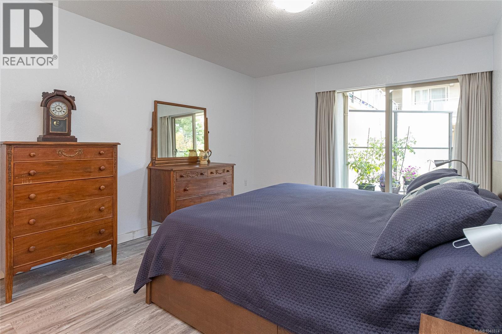 #212 1545 Pandora Ave - 13