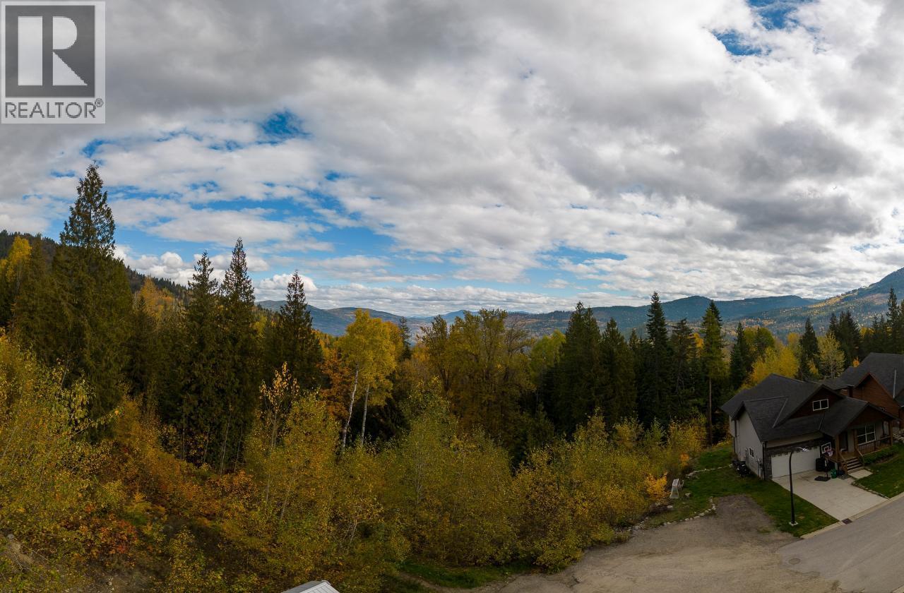 2812 CEDAR Crescent, Rossland - Image 1