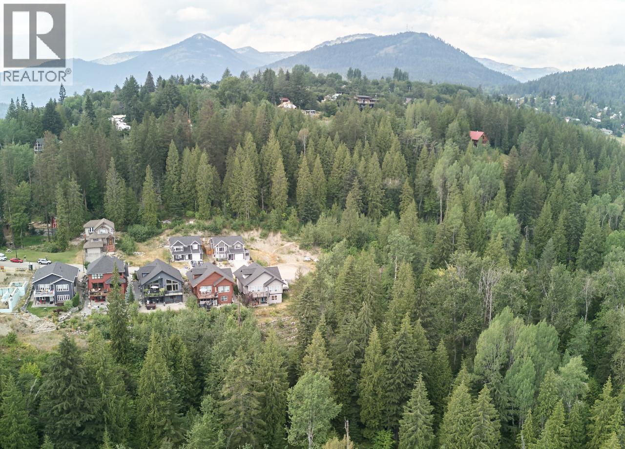 2812 CEDAR Crescent, Rossland - Image 1
