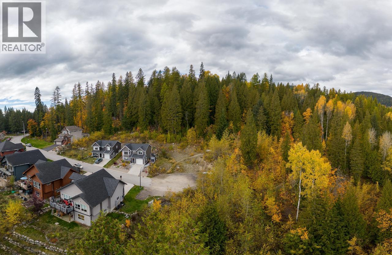 2812 CEDAR Crescent, Rossland - Image 1