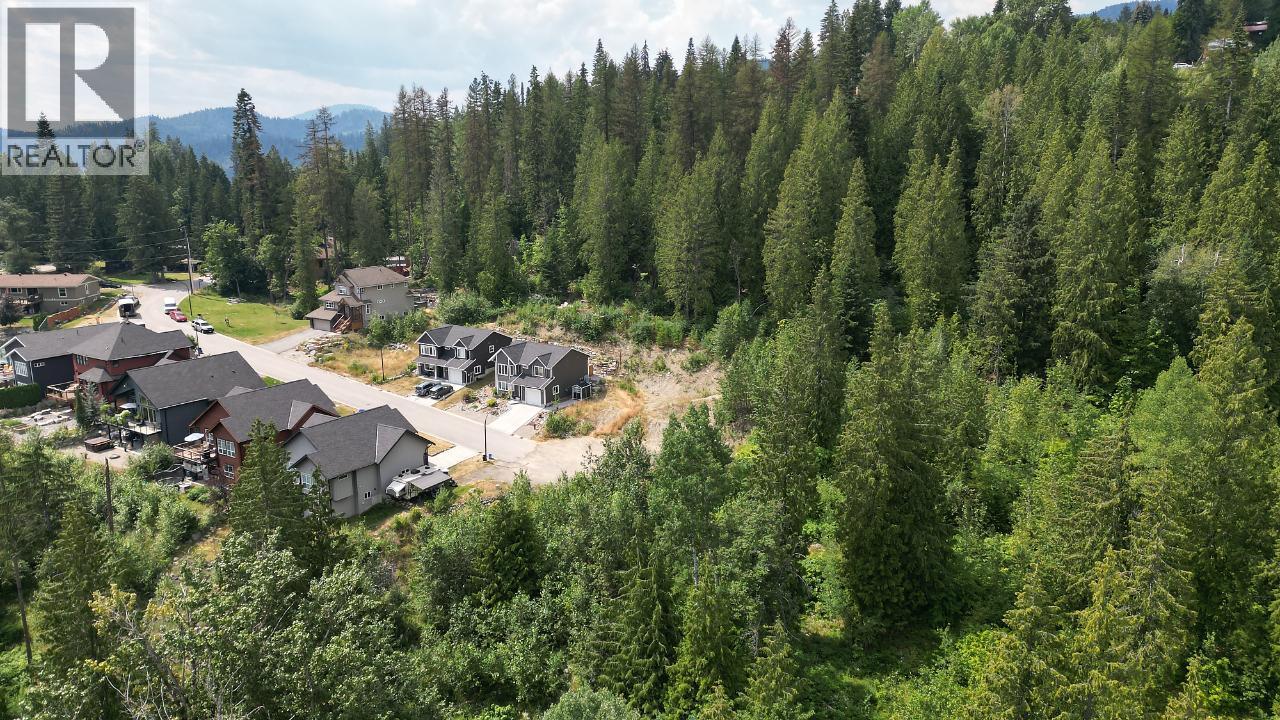 2812 CEDAR Crescent, Rossland - Image 1
