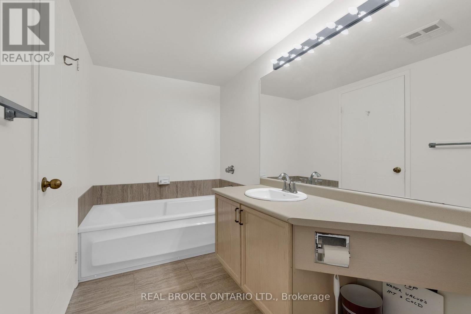 #903 65 ELLEN STREET - 22