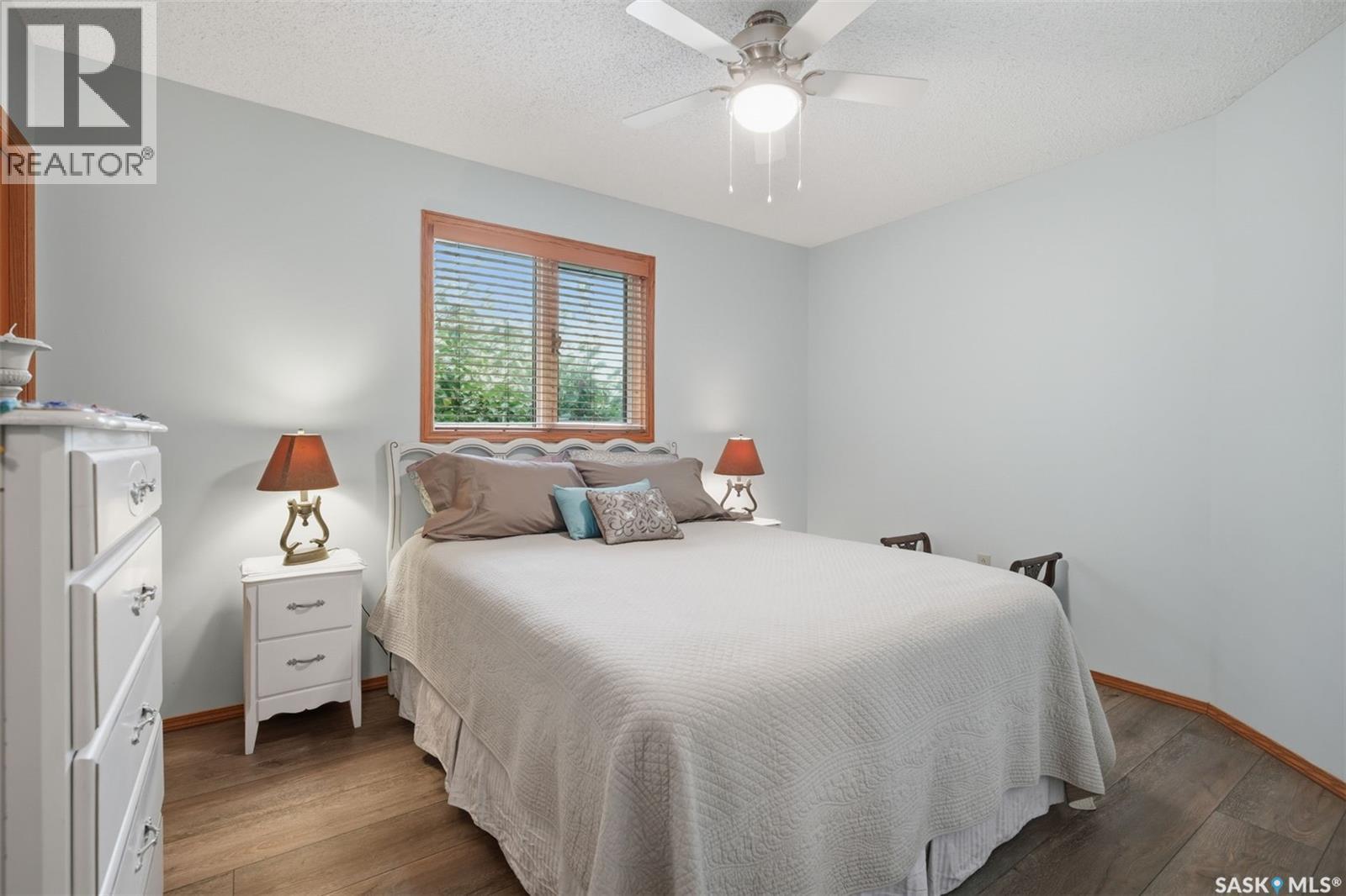 504 3rd STREET E - Image 29