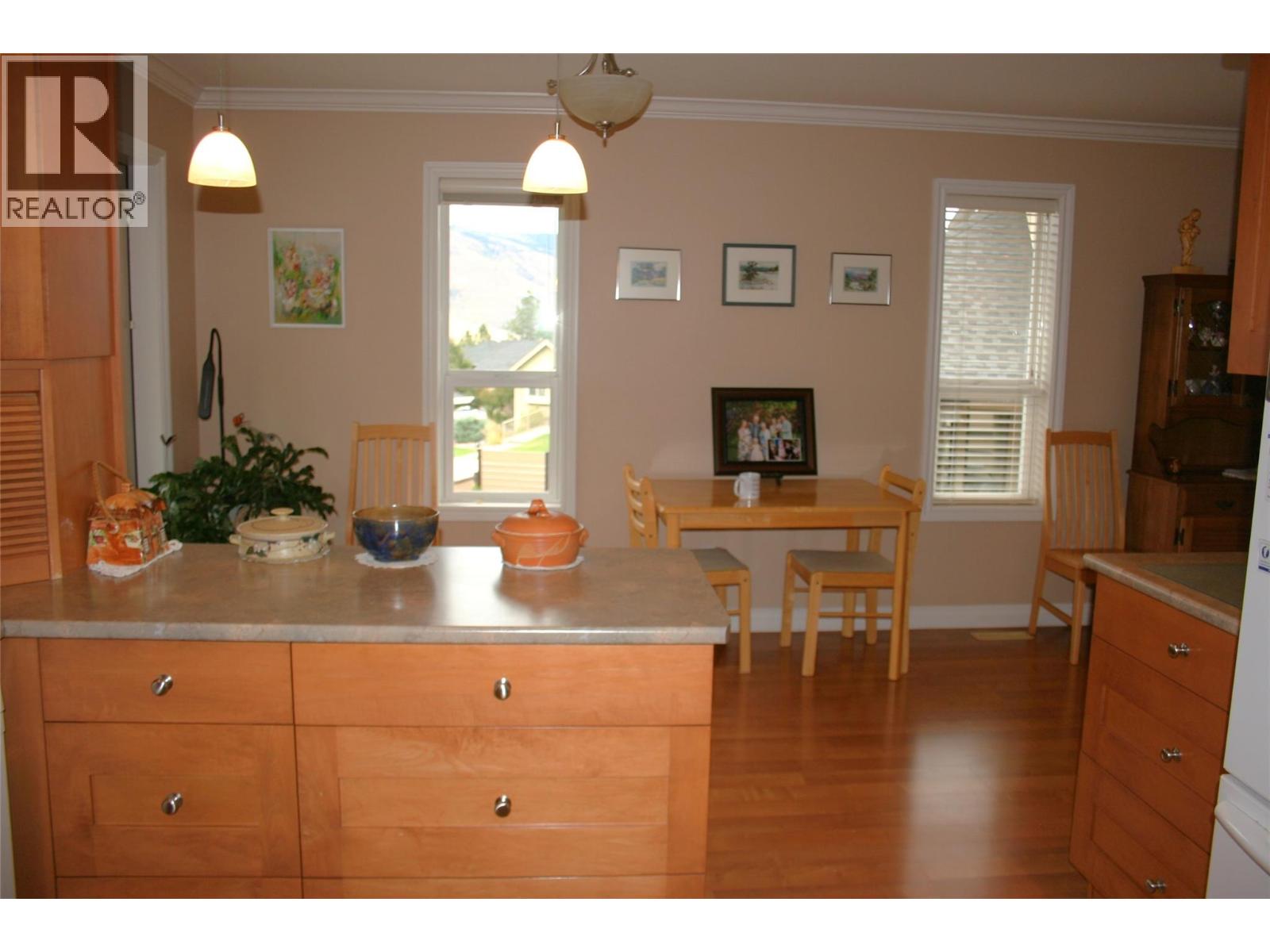 1985 Stikine Place, Kamloops, British Columbia, V2E2T2, Kamloops, British Columbia — photo 3 of 5