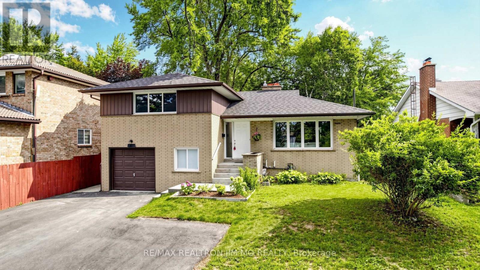 Photo of 2571 Kennedy Road
