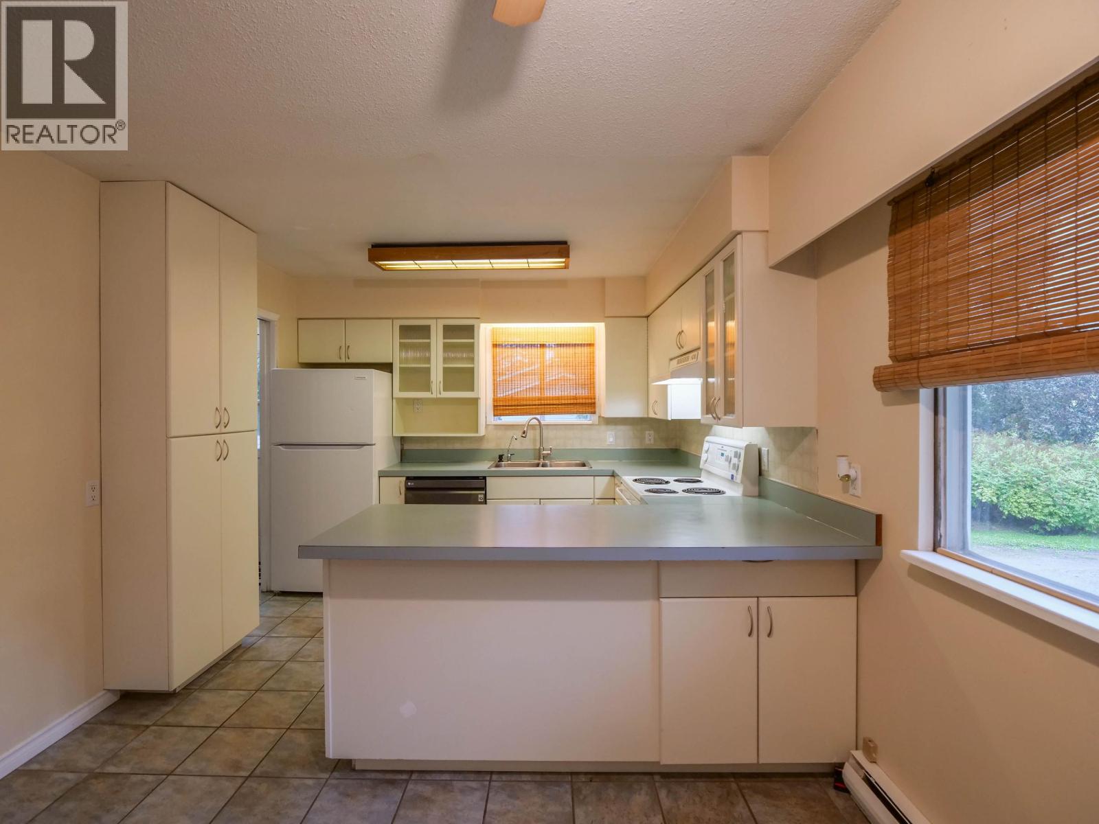 1802 POPLAR AVENUE - 8