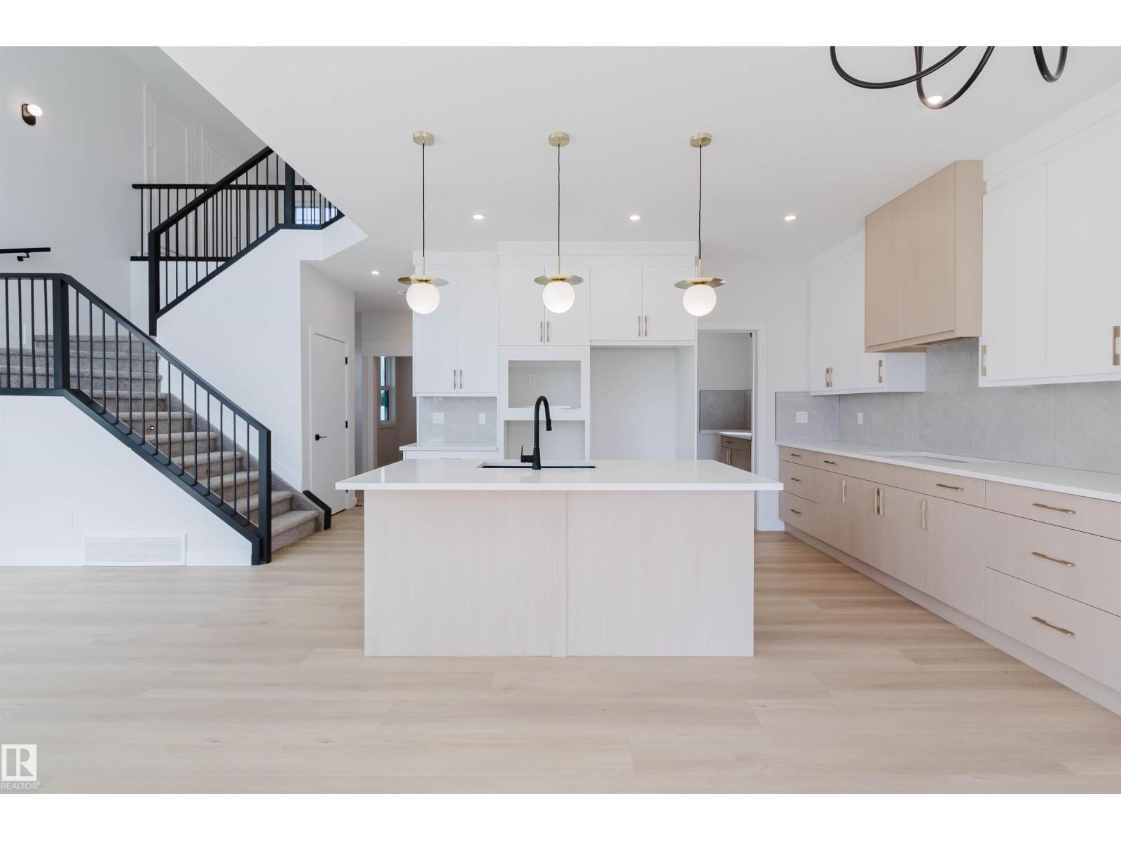 211 EDGEMONT GR NW - 23