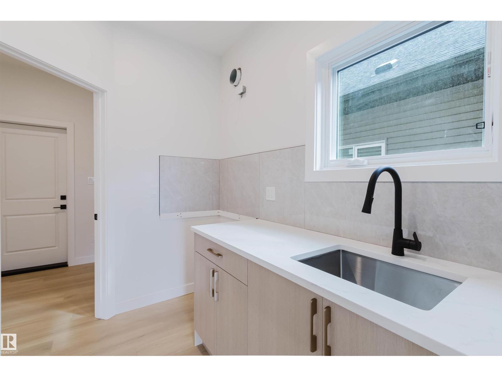 211 EDGEMONT GR NW - 9