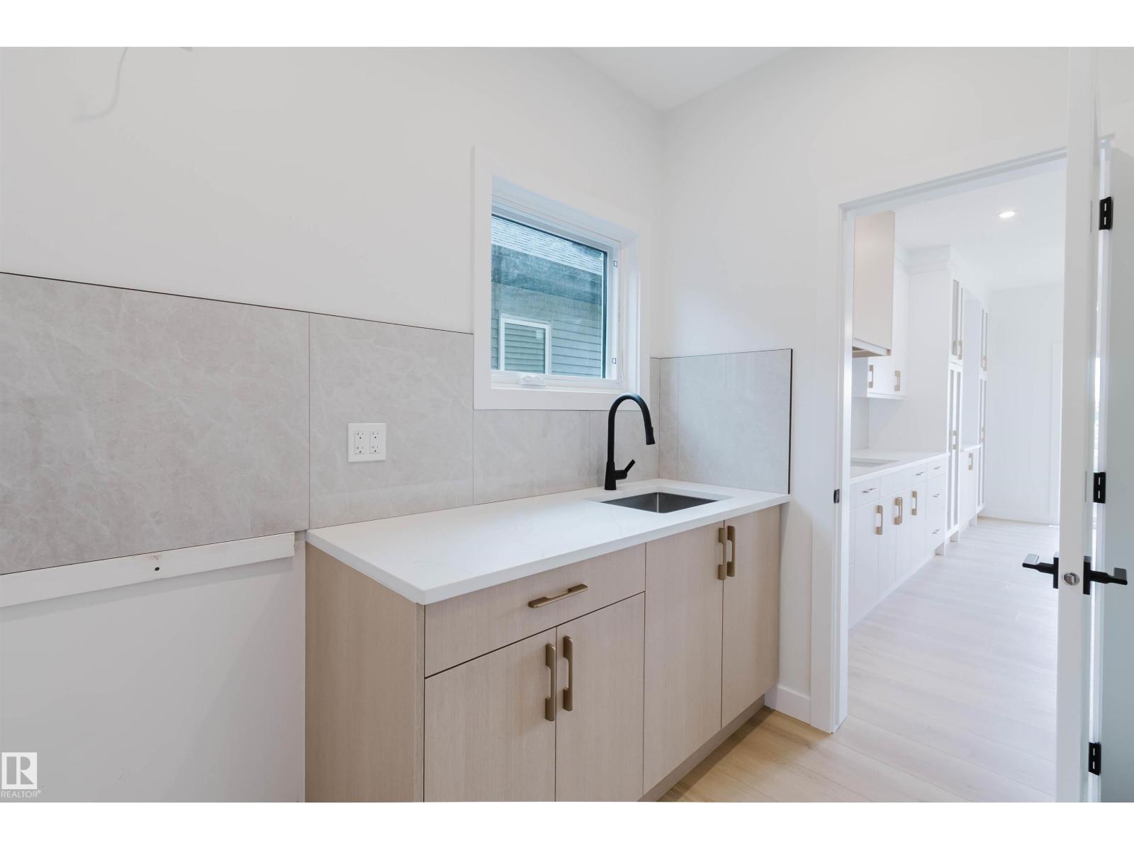 211 EDGEMONT GR NW - 8