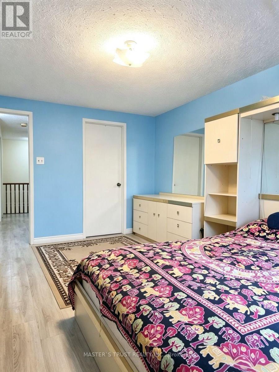 22 O'HALLORAN CRESCENT - 23