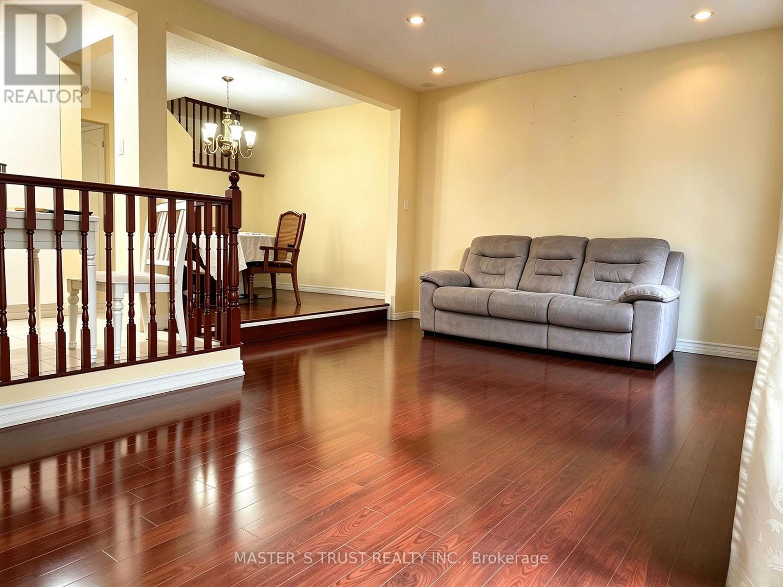 22 O'HALLORAN CRESCENT - 9