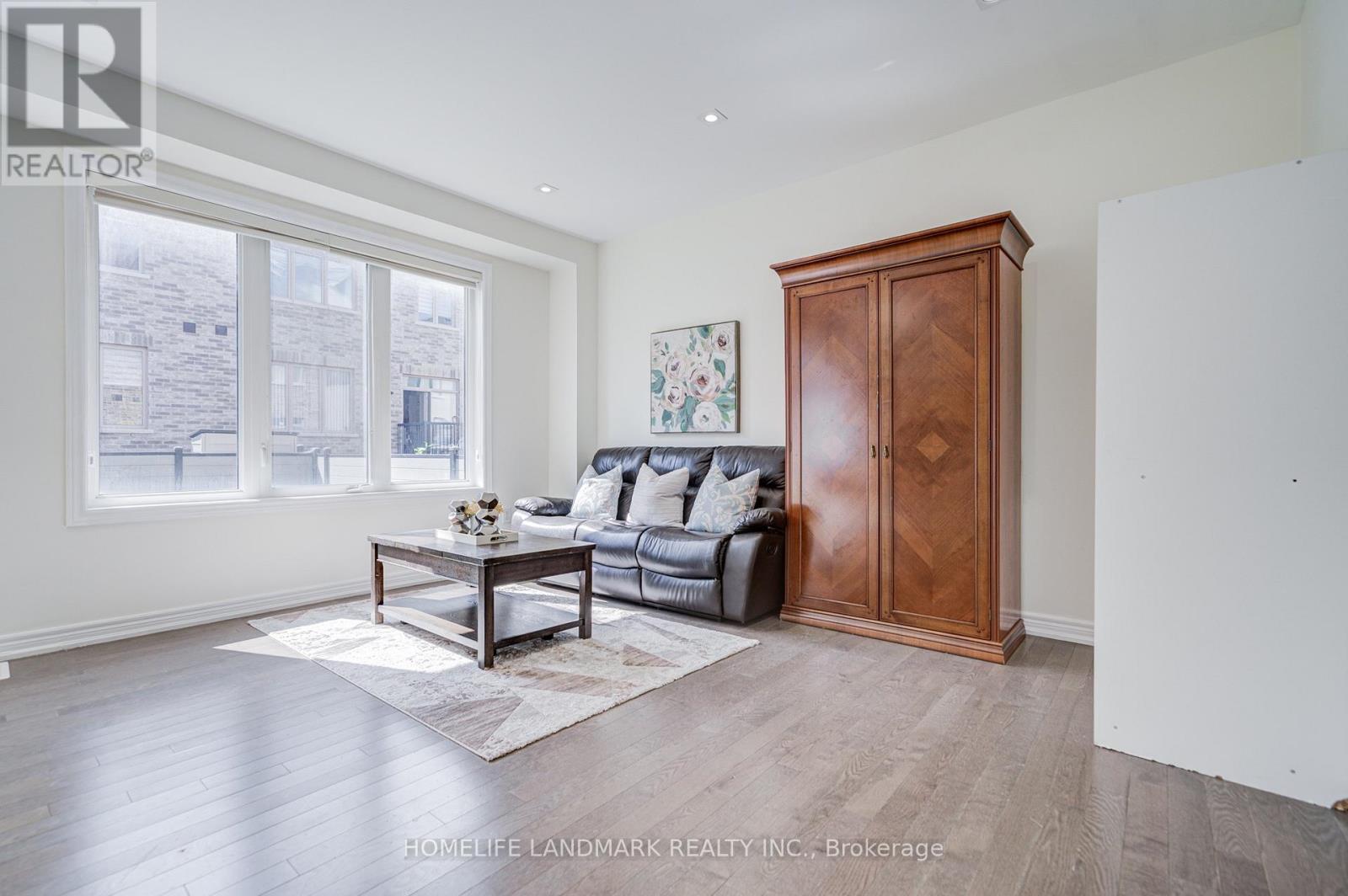 77 MCCAGUE AVENUE - 23