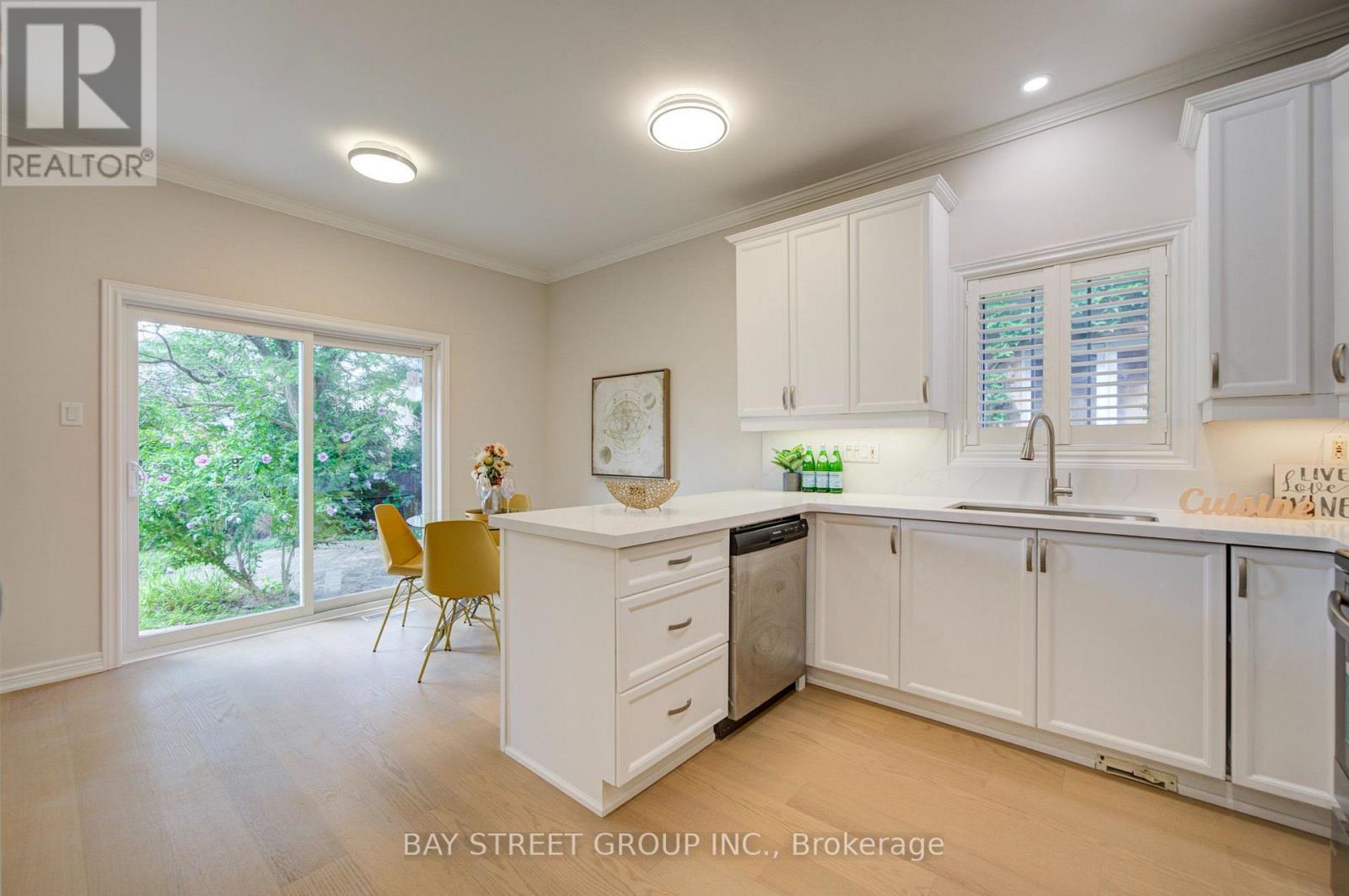 2422 HERTFORDSHIRE WAY - 14