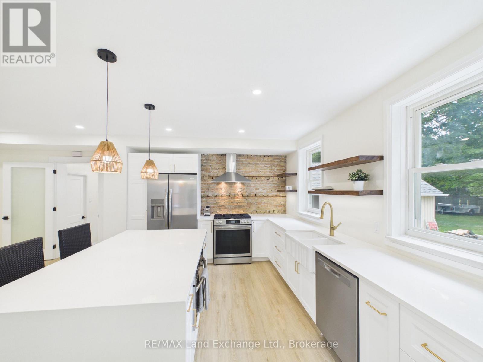 550 QUEEN STREET - 6