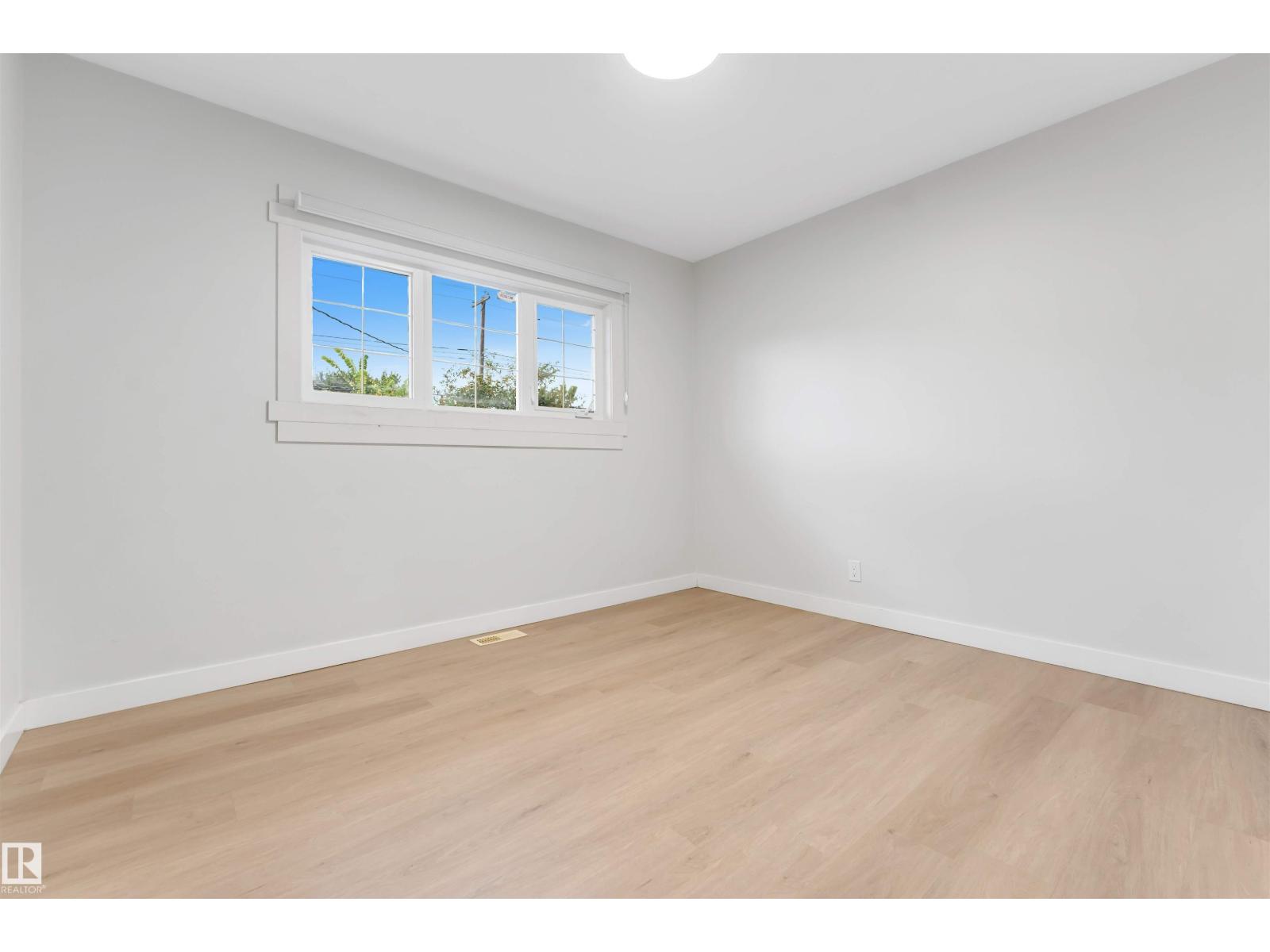 7928 82 AV NW - Image 18