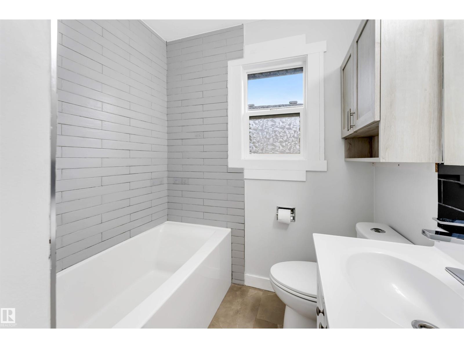 7928 82 AV NW - Image 19
