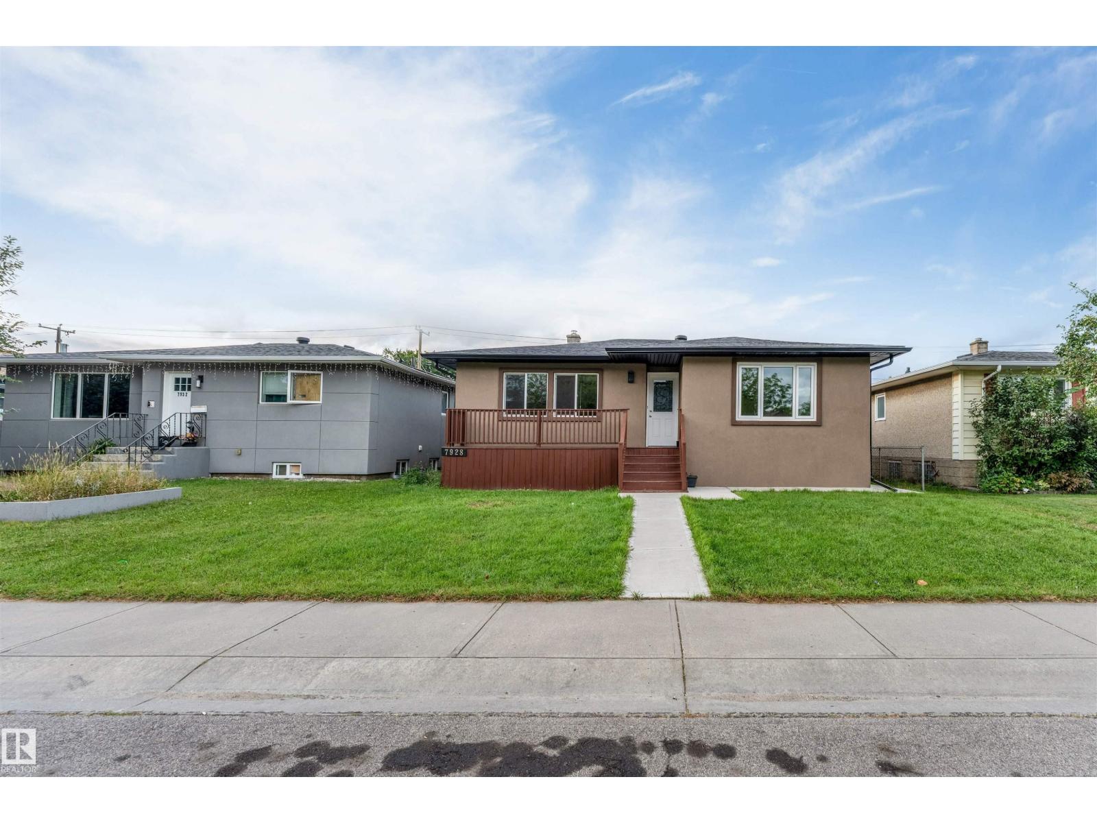7928 82 AV NW - 2