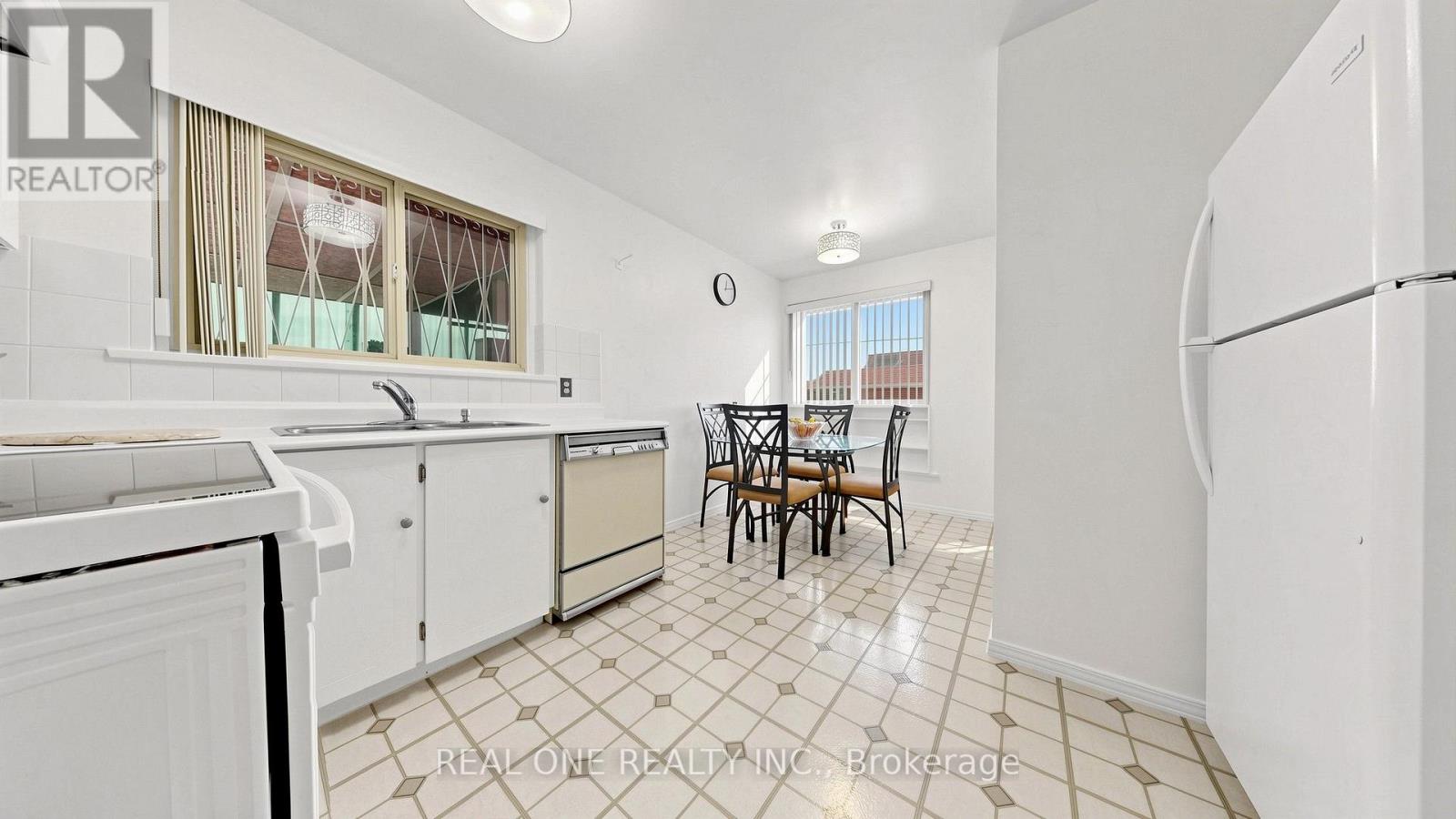 19 NYMARK AVENUE - 15