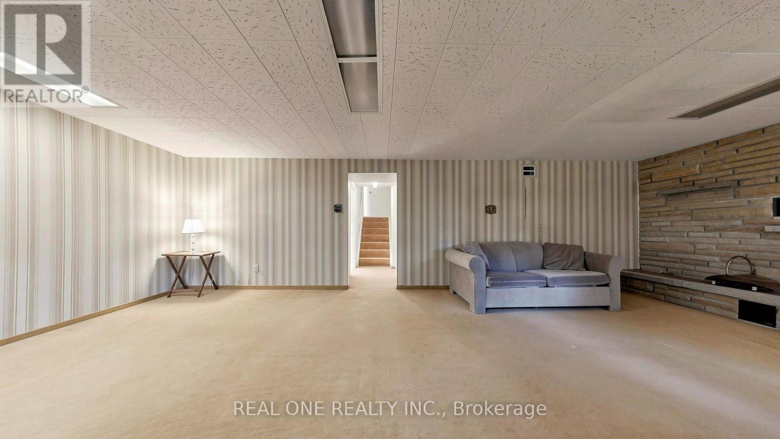 19 NYMARK AVENUE - 29