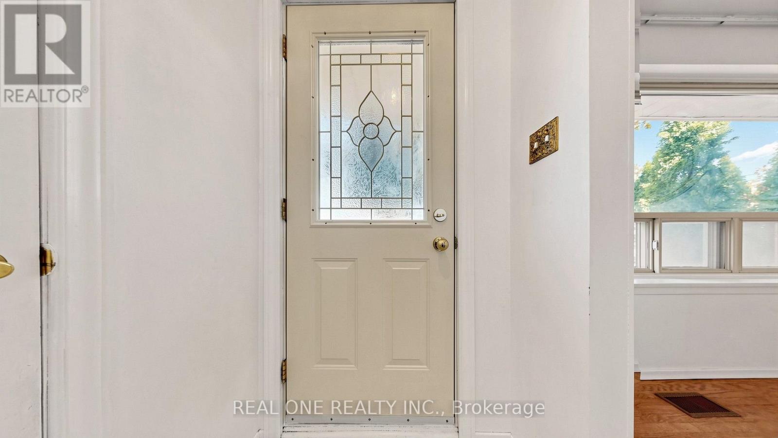19 NYMARK AVENUE - 4