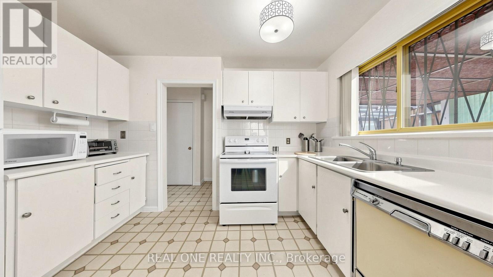 19 NYMARK AVENUE - 9