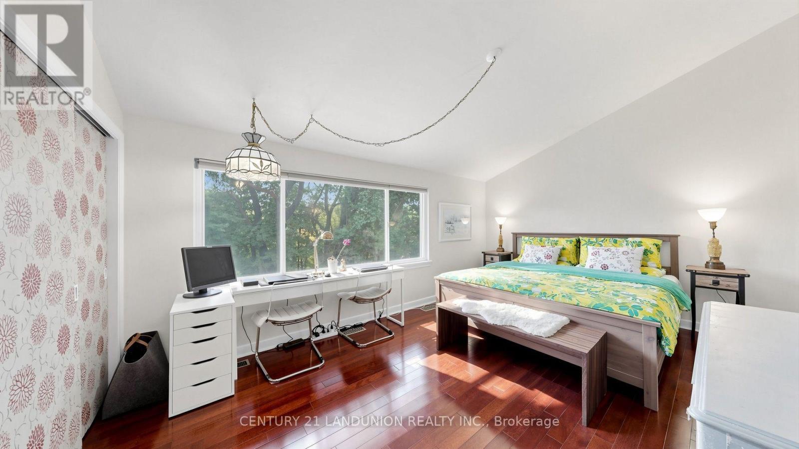 23 BENLEIGH DRIVE - 12