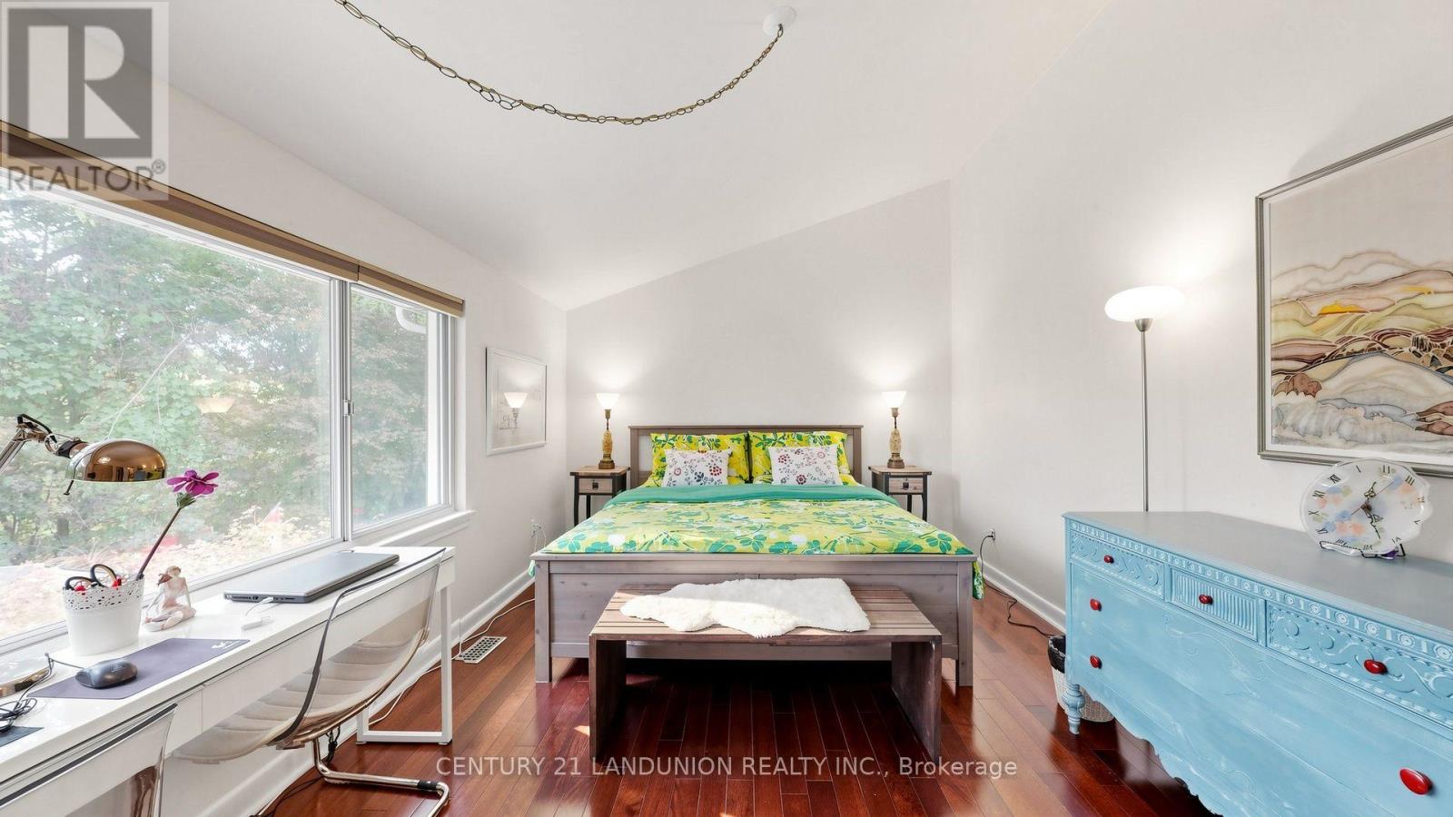 23 BENLEIGH DRIVE - 13