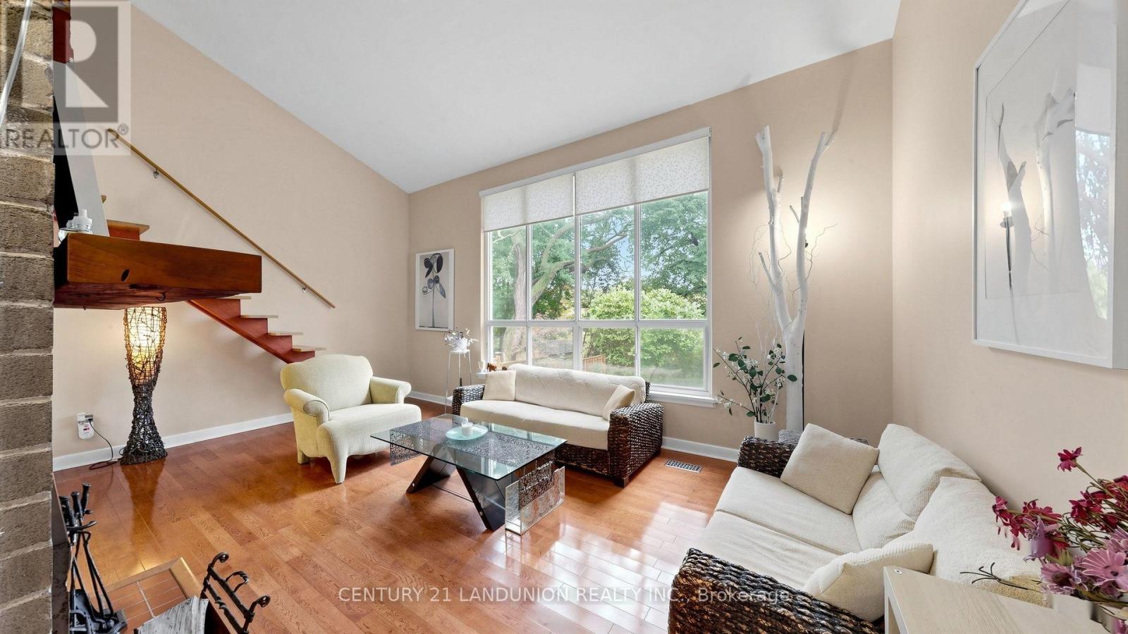 23 BENLEIGH DRIVE - 5