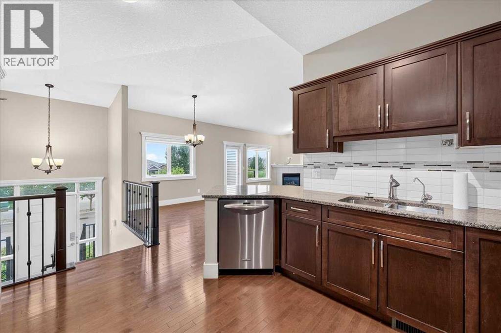 520 Rocky Vista Gardens NW - 10