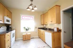 Mud room - 90 1st Street Sw, Carman, MB R0G0J0 Photo 11