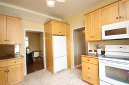 Recreation room - 90 1st Street Sw, Carman, MB R0G0J0 Photo 13