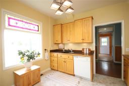 Office - 90 1st Street Sw, Carman, MB R0G0J0 Photo 10