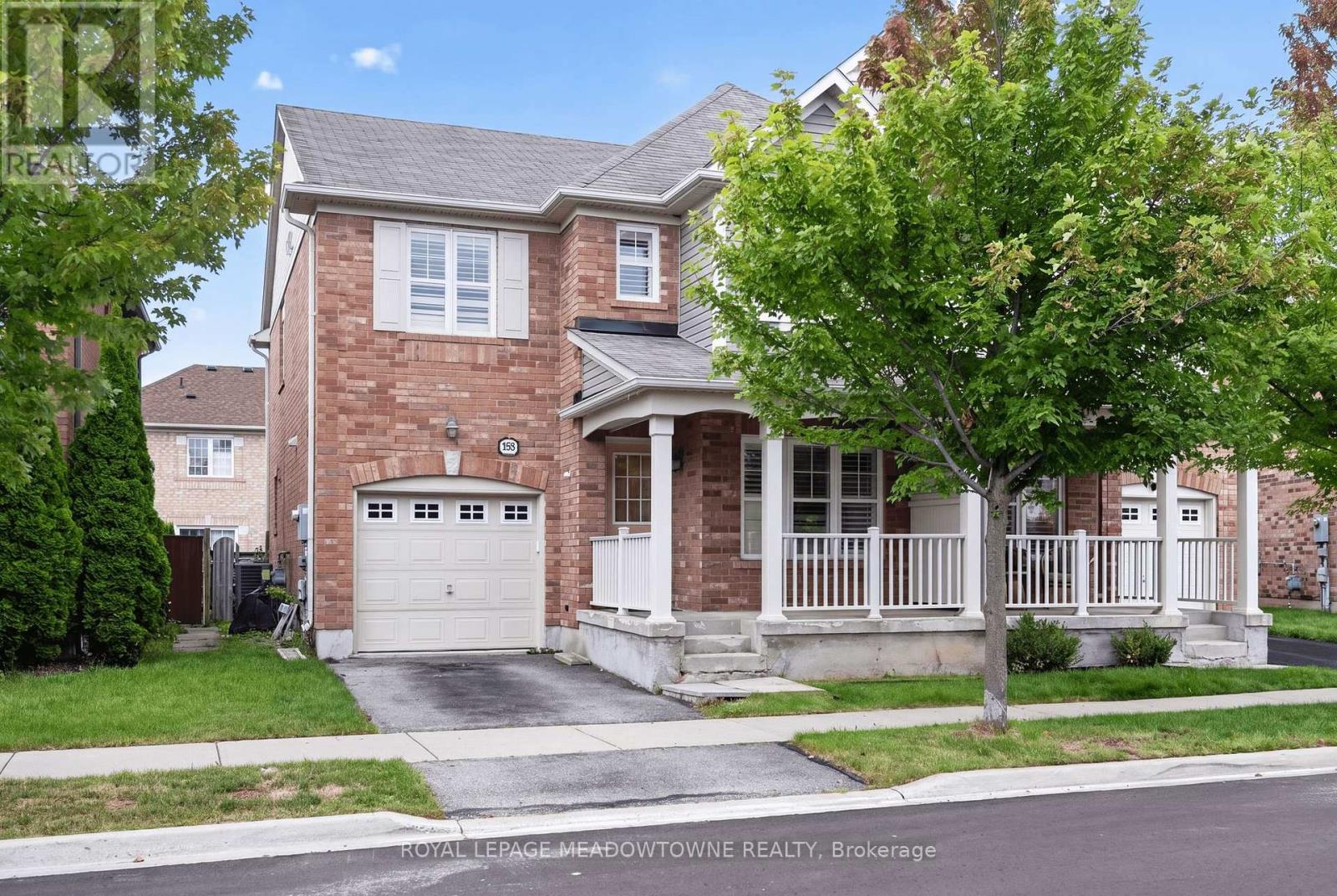 928 RAFTIS CRESCENT - 1
