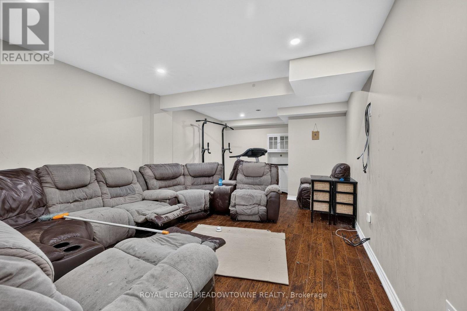 928 RAFTIS CRESCENT - 29