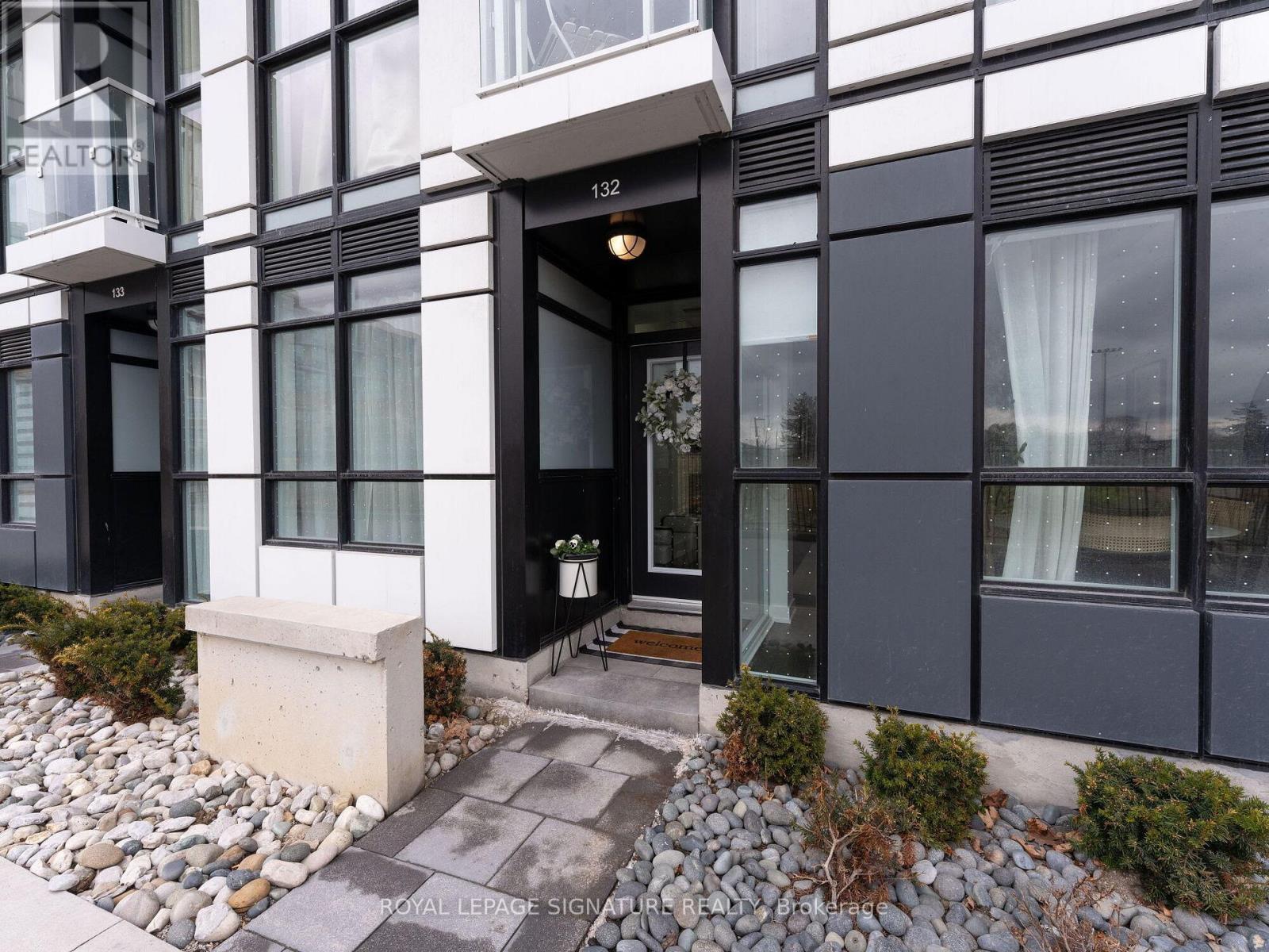 #132 251 MANITOBA STREET S - 36