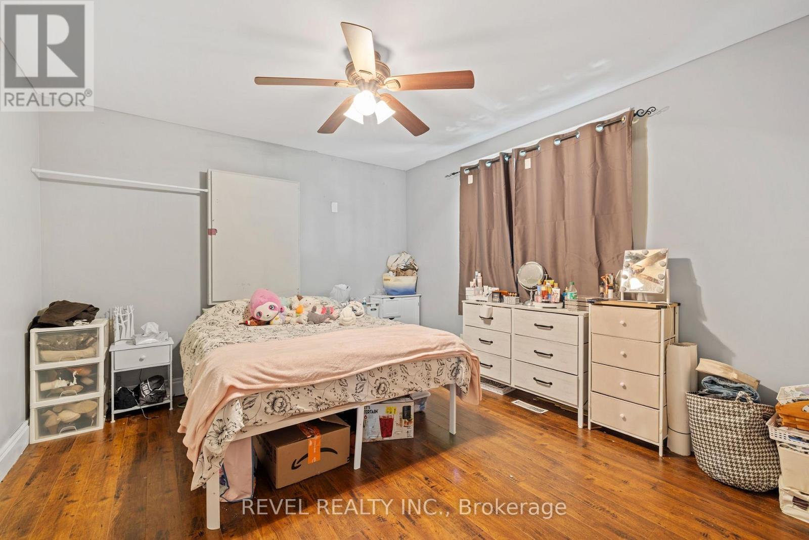 54 CHESTNUT STREET E - 13