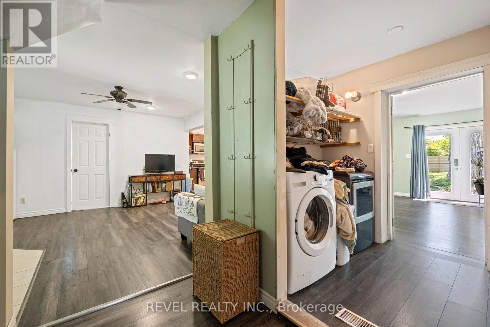 54 CHESTNUT STREET E - 18